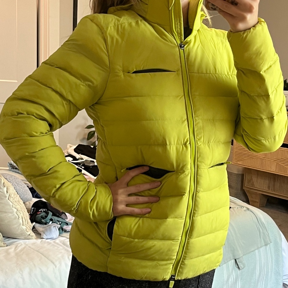 FIGS PUFFER JACKET (Size Small; Color: Limeade)